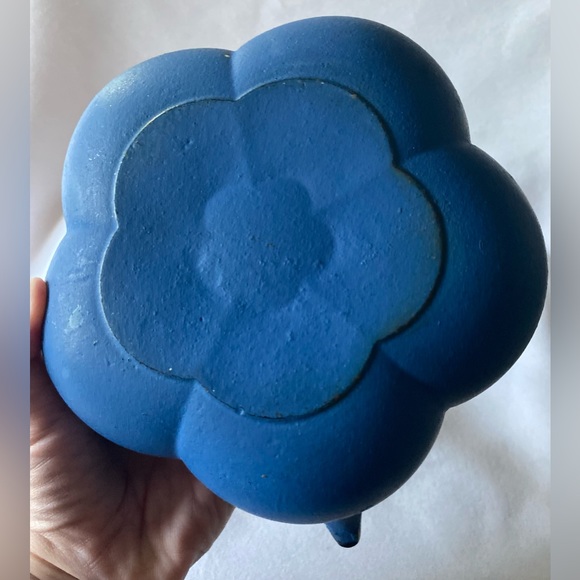 Cast Iron Lidded Teapot with Infuser - Picture 8 of 9